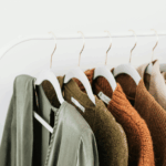 Kleiderschrank ausmisten aussortieren